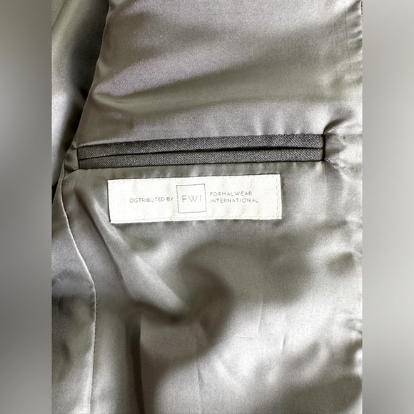 Formal Wear International Coat - Picture 5 of 7